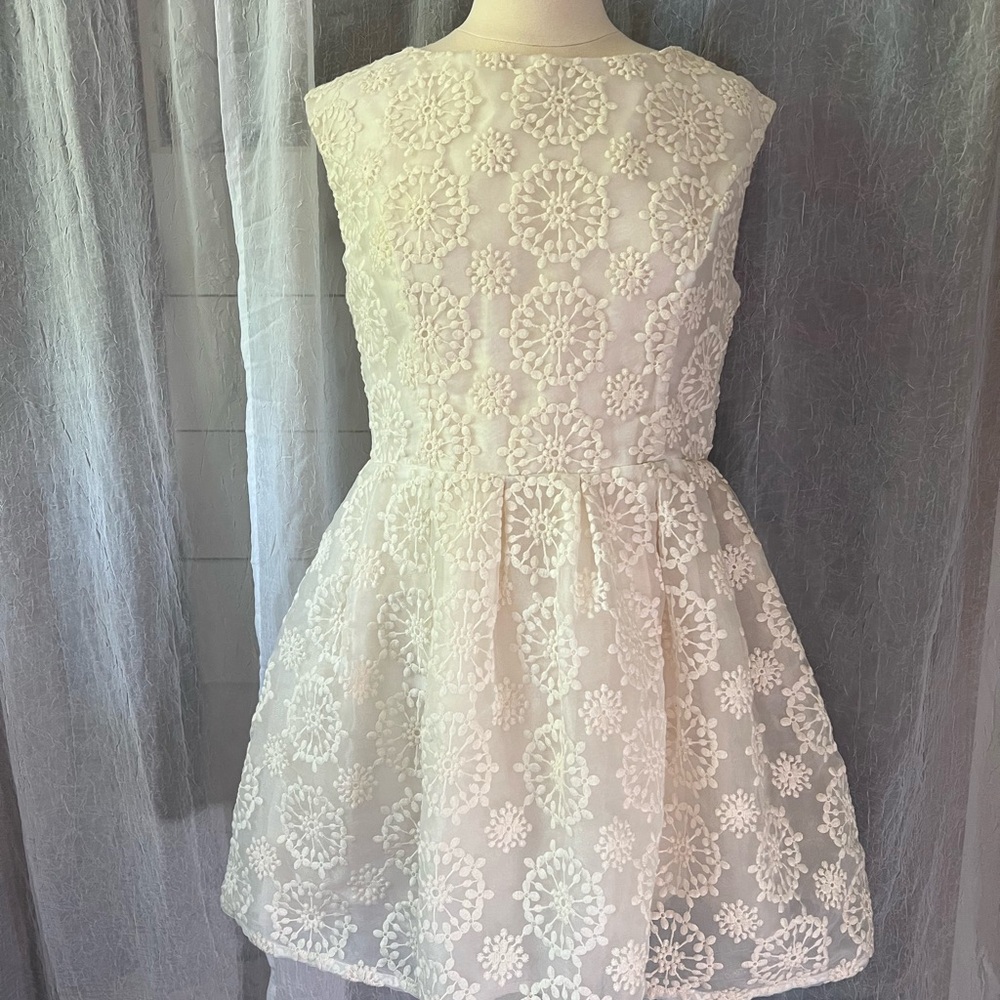 Topshop White Floral Overlay Cocktail Wedding Dress - Size 12 (US)